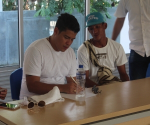 Los artistas viajarán a Barranquilla, en donde juntos grabarán una canción en un estudio profesional. 