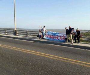 Estudiantes barranquillero partieron rumbo a la Plaza de Bolívar en Bogotá.