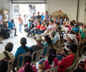 El aspirante a la Cámara de Representante por el partido Centro Democrático, Rubén Jiménez,  se reunió con los líderes caficultores del sector de San Pedro, ubicado en la Sierra Nevada de Santa Marta.