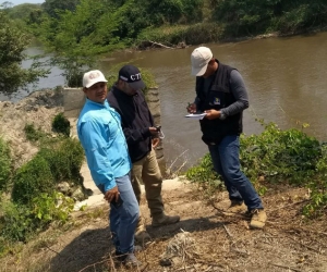 Miembros del CTI realizan inspección en Puebloviejo, por presunto aprovechamiento ilícito de recursos naturales.