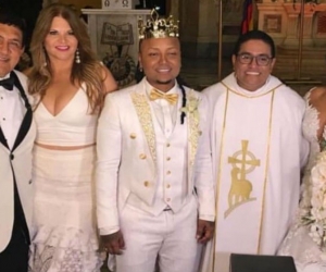 El cantante Poncho Zuleta y la presentadora Diva Jessurum en la boda Mr. Black con Yuranis León