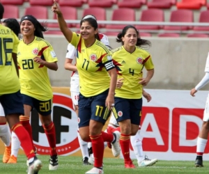 Colombia derrotó 3-0 a Perú en la última jornada de la fase de grupos, con goles de Catalina Usme, Leicy Santos e Isabella Echeverri.