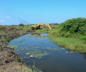 Así avanzan los trabajos de limpieza en los canales de desagüe de Ciénaga.