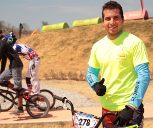Carlos Ramírez, medallista olímpico en bicicrós, en la pista de Bureche.