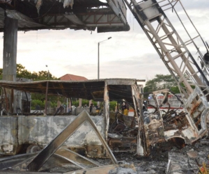 Este fue el estado en que quedó la buseta tras el voraz incendio. 