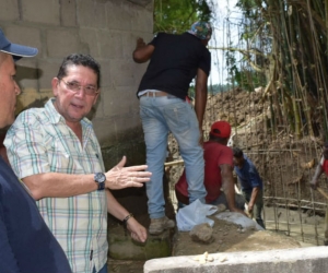 Dicho muro,en su totalidad, fue construido en varios frentes. 