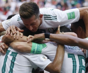  Los jugadores de México celebran tras la anotación. 