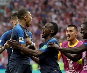 Mbappé celebra el cuarto gol.