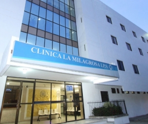 Fachada de la clínica La Milagrosa. 