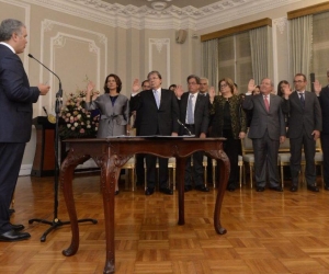Los Ministros tomando posesión ante el Presidente Iván Duque.