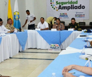 En el salón blanco de la Alcaldía de Santa Marta, se reunió la Comisión Distrital de Seguimiento Electoral.