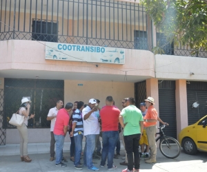 Exteriores de Cootransibo, empresa que habría aumentado excesivamente el costo de los seguros para taxis.