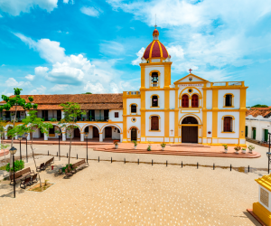 Vista de la plaza central de Mompox.