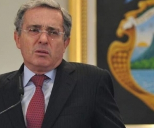 Álvaro Uribe Vélez.