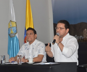 El alcalde Rafael Martínez y el secretario de Hacienda Distrital, Jorge Agudelo Apreza.