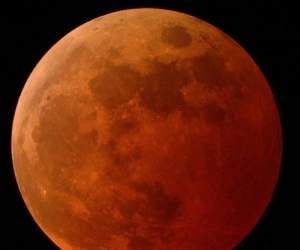 Imagen ilustrativa de un eclipse total de luna.