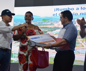 El alcalde Rafael Martínez y el ministro de Vivienda, Jonathan Malagón, hicieron el lanzamiento del programa hace unos días. 