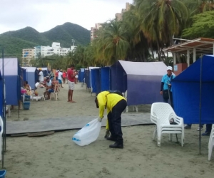 Limpieza de playa de El Rodadero.