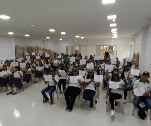 Grado de jóvenes guardianes del turismo en Aracataca.