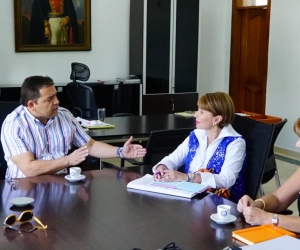 La ministra de Trabajo, Alicia Arango, se reunió con el alcalde Rafael Martínez. 