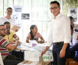 El candidato de Fuerza Ciudadana lleva una ventaja amplia ante su más cercano rival. 