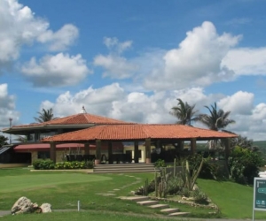  Canchas de golf del Country Club, en Sabanilla.