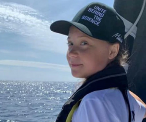 Greta Thunberg, a bordo del barco que la traslada a Portugal