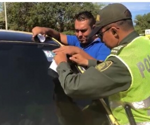 Instalan la aplicación Polis en los taxis de Santa Marta 