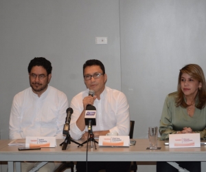 Senador Iván Cepeda, Carlos Caicedo y Virna Johnson