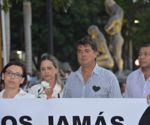 Manuel Julián Dávila, acompañando la pacífica marcha.