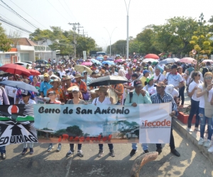 De diferentes municipios del departamento de sumaron los docentes a la marcha