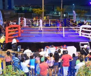 Intercambio boxístico en Ciudad Equidad.