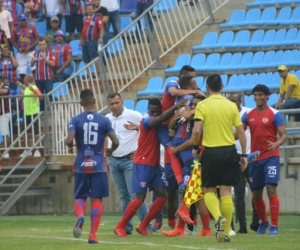 El Unión celebra el gol del defensa Édison Restrepo.