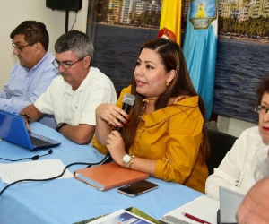 La alcaldesa (e) Aura Carolina García se reunió con los pares académicos. 