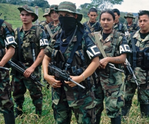 Investigan nexos de paramilitares con primo de expresidente Uribe