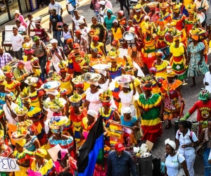 Marcha de palenqueras y demás vendedores en Cartagena para exigir derecho al trabajo