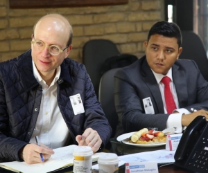Emiro José Castro Meza (derecha) llegó con el alcalde (e) Andrés Rugeles. 