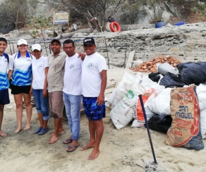 Jornada de limpieza adelantada en Playa Blanca.