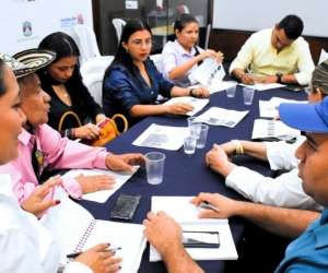 Reunión sobre el proyecto de vivienda gratuita.