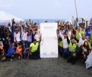 Cientos de voluntarios se sumaron a la causa