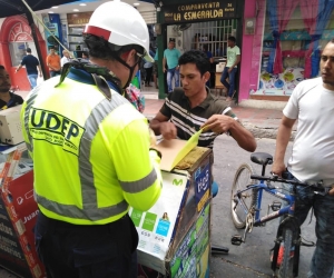 Los miembros de la Udep hacen operativos contra las ventas informales y la ocupación del espacio público.