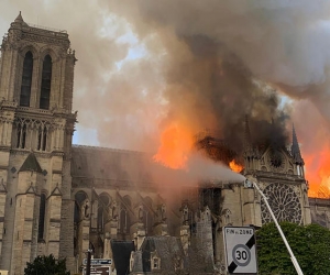 Incendio en la catedral de Notre Dame en París  