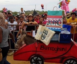  El ‘Burroghini’ en el Festival del Burro.