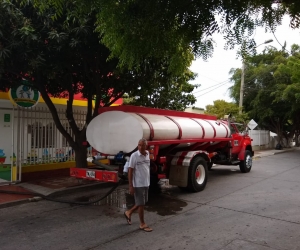 Suministro de agua en carrotanques en Santa Marta. 