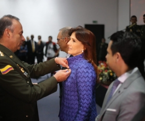 Gobernadora del Magdalena recibe Medalla Antisecuestro y Antiextorsión