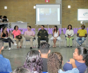 El conversatorio se realizó en la IED Pedagógico del Caribe, sede Ciudad Equidad