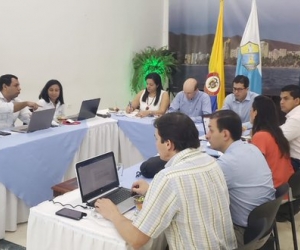 El viceministro de Agua, José Luis Acero, se reunió con distintas entidades. 