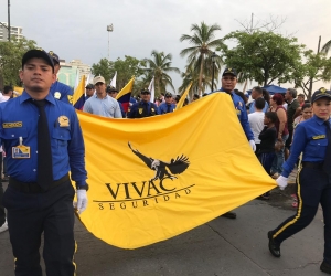 Vivac, empresa que brinda seguridad en la ciudad hizo presencia en el desfile