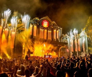 El Festival Tomorrowland se lleva a cabo en ciudad de Boom, en Bélgica.