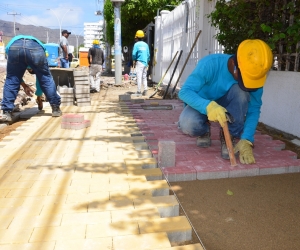 Obras de rehabilitación de la avenida de El Río.